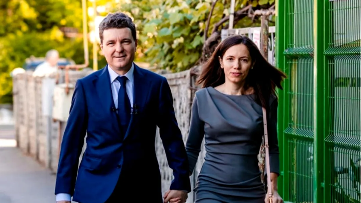 Imagini rare cu Mirabela Grădinaru. Cum arăta partenera lui Nicușor Dan în urmă cu câţiva ani